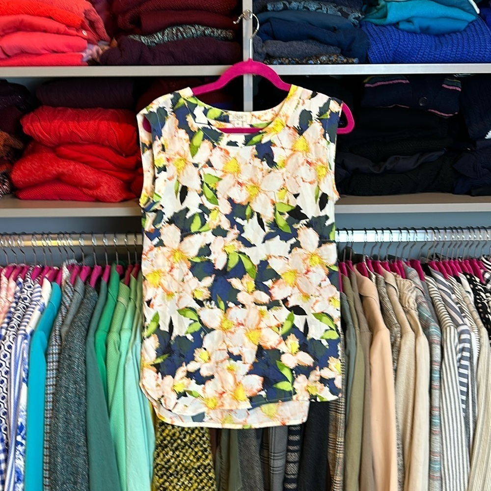 J Crew white/navy/peach/green flower print sleeveless top size XS​